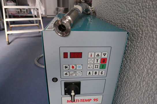 Plasttank med omrører med Tempereringsaggregat BOE-THERM Multi-Temp 95