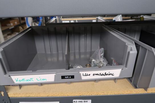 Div. Varelager og reservedele på reol