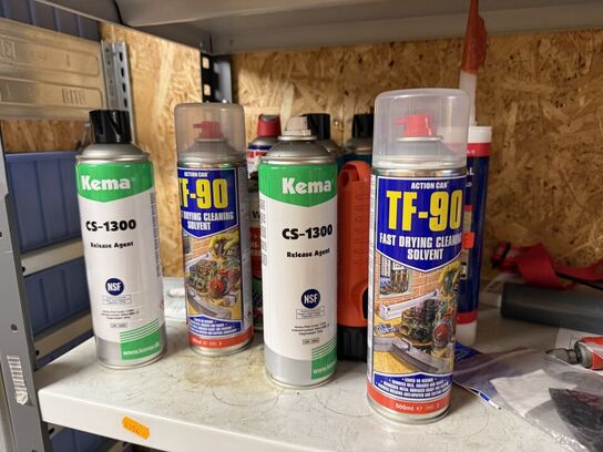 2 stk. stålreoler med diverse reservedele, skruer m.m.