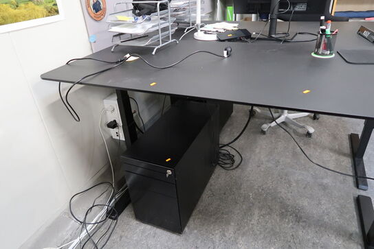 El. hæve/sænke skrivebord uden indhold samt kontorstol og skuffemodul