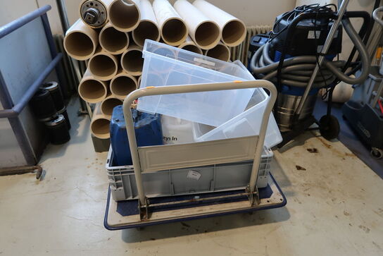 Opbevaringsvogn med indhold