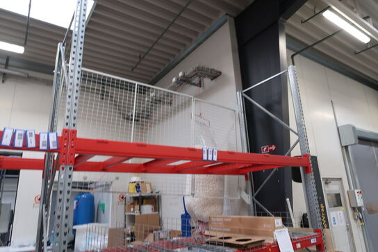 2 fag pallereoler med indhold