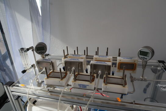 Teststation med div. Trykmålere m.m. (pumper medfølger ikke)