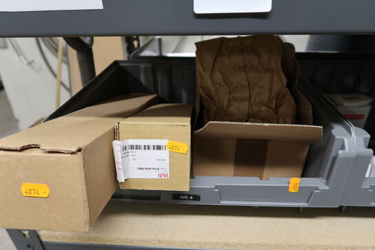 Div. Varelager og reservedele på reol