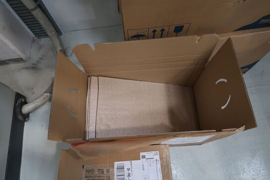 Div. Papkasser med varelager