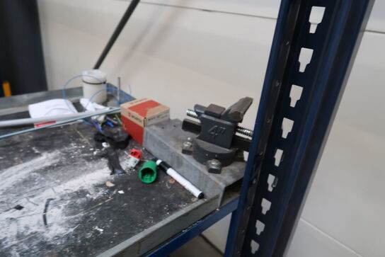 Opbevaringsvogn med indhold