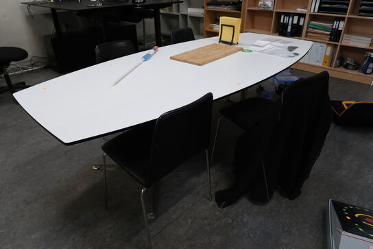 Mødebord PAUSTIAN SPINAL med 4 stk. mødestole PAUSTIAN