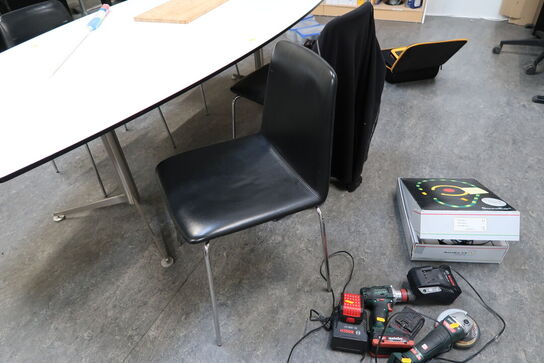 Mødebord PAUSTIAN SPINAL med 4 stk. mødestole PAUSTIAN