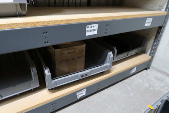 Div. Varelager og reservedele på reol