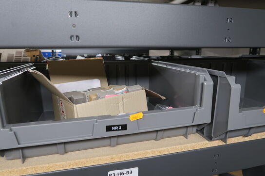 Div. Varelager og reservedele på reol