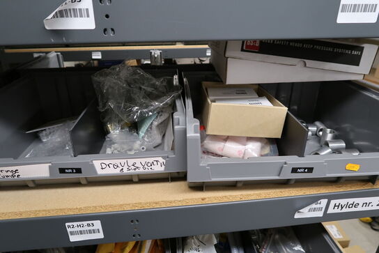 Div. Varelager og reservedele på reol