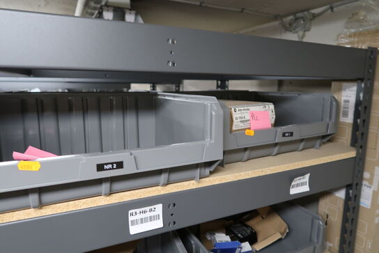 Div. Varelager og reservedele på reol