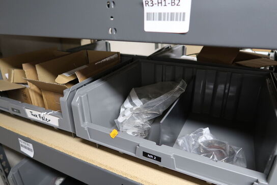 Div. Varelager og reservedele på reol