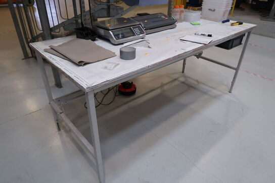 Arbejdsbord uden indhold