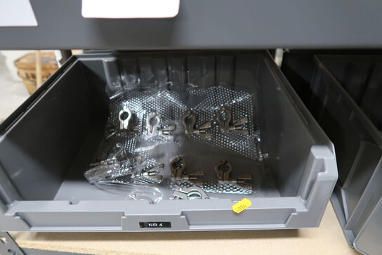 Div. Varelager og reservedele på reol