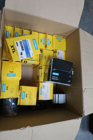 Kasse med tilbehør til labelprinter DYMO