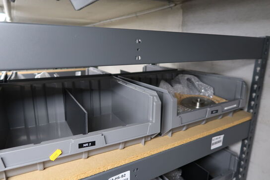 Div. Varelager og reservedele på reol