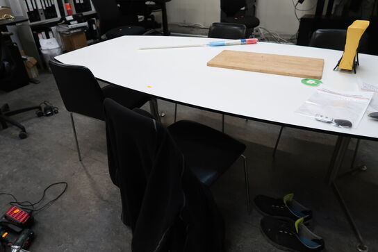 Mødebord PAUSTIAN SPINAL med 4 stk. mødestole PAUSTIAN