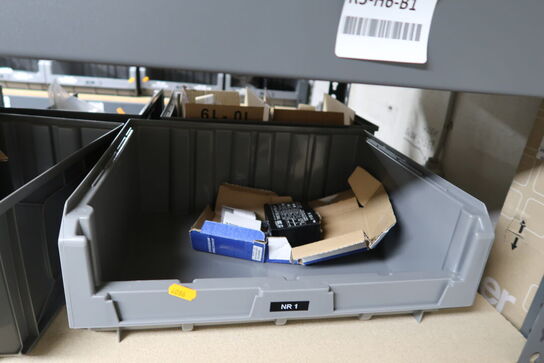 Div. Varelager og reservedele på reol