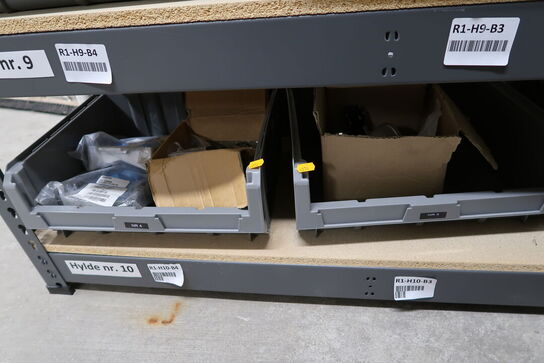 Div. Varelager og reservedele på reol