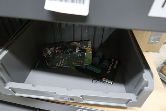 Div. Varelager og reservedele på reol