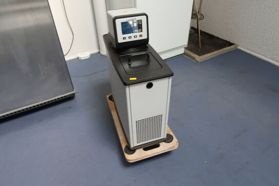 Refrigerated Circulating Baths VWR AD 7L R-20