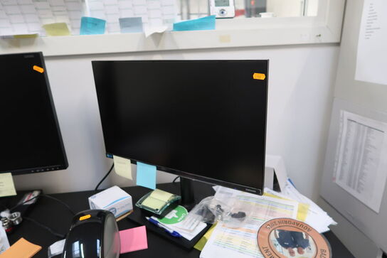 2 stk. computerskærme SAMSUNG S24C650, tastatur, mus, dockingstation