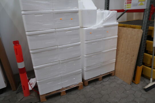 2 stk. paller med flamingokasser