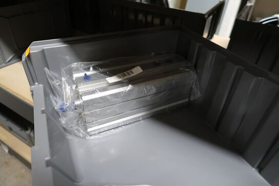 Div. Varelager og reservedele på reol