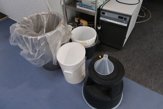 Elefantfod, skraldespand samt div. Spande