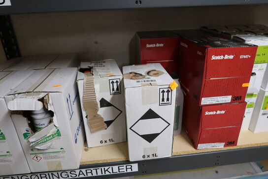 Div. Rengøringsmidler m.m.