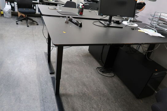 El. hæve/sænke skrivebord uden indhold samt skuffemodul