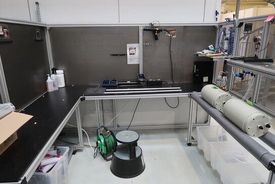 Arbejdsbord/station uden indhold