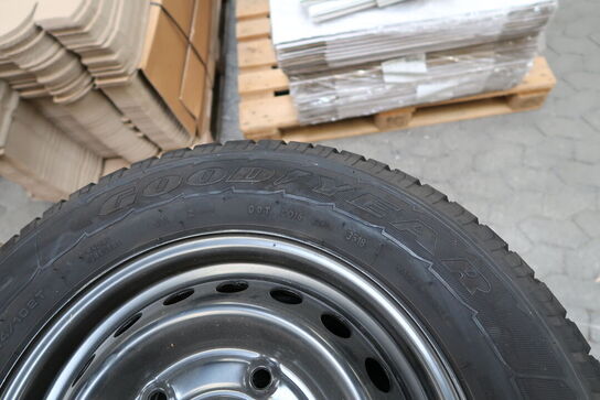 4 stk. fælge med dæk MARATHON 215/65R15C