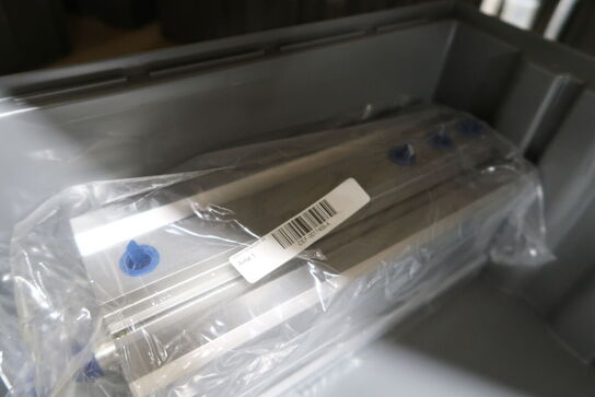 Div. Varelager og reservedele på reol