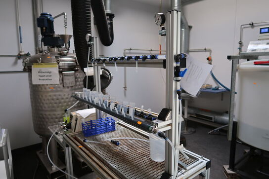 Teststation med div. Trykmålere m.m. (pumper medfølger ikke)