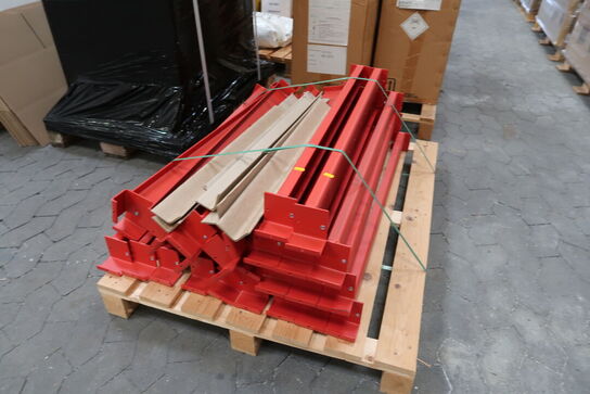 Palle med dele til pallereol