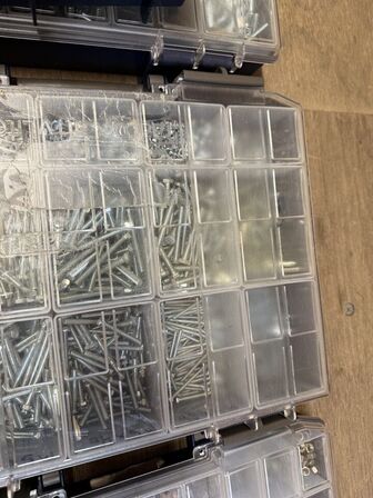 4 stk. sortimentskasser med bolte, møtrikekr og skruer