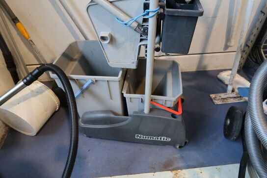 Rengøringsvogn NUMATIC