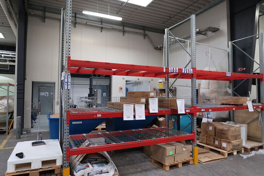 2 fag pallereoler med indhold