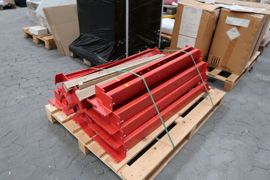 Palle med dele til pallereol