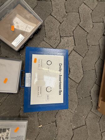 Diverse clips, skruer m.m.