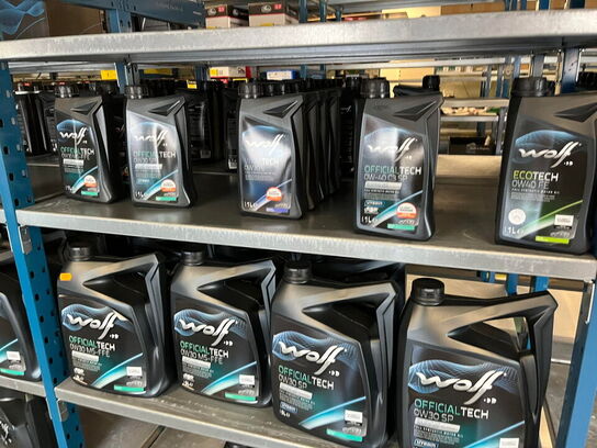 Stort sortiment af motorolie