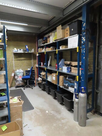 Tøm rummet, returvare, pakkerum m.m.