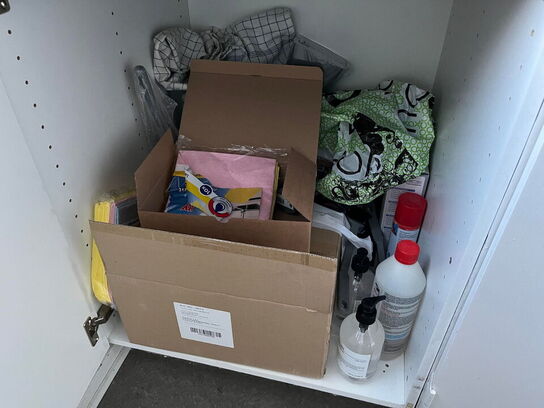 Indholdet i køkkenskabene