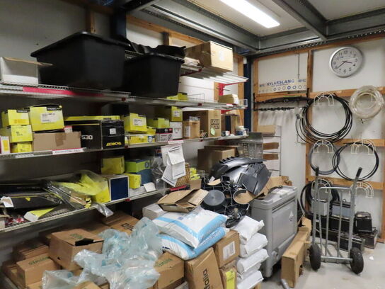 Tøm rummet, returvare, pakkerum m.m.