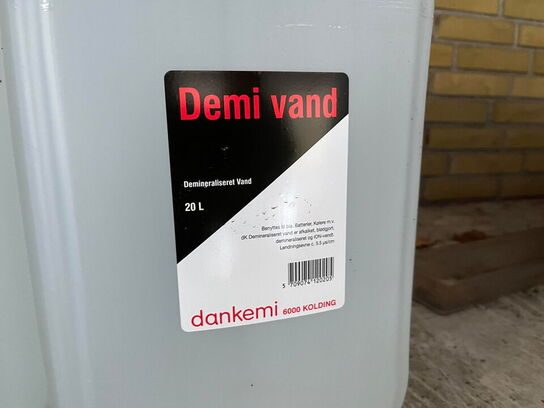 20L demiraliseret vand