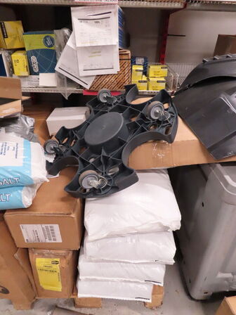 Tøm rummet, returvare, pakkerum m.m.