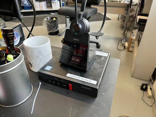 EL-hæve/sænke skrivebord m. stol, PC, 2 stk. monitor