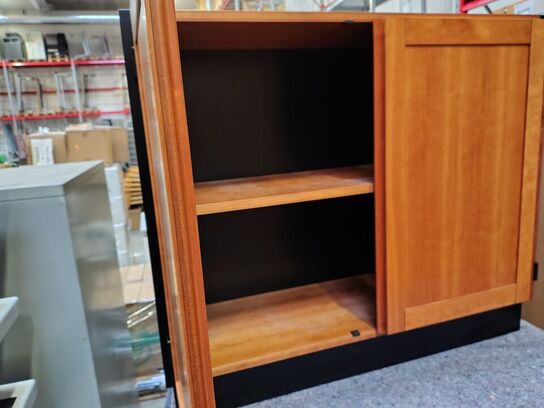 4 kontorskabe Med to låger. 